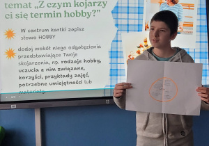 Uczeń prezentuję swoją mapę myśli z czym kojarzy mu się słowo HOBBY