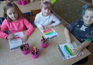 Dzieci podczas zajęcia ekologicznego