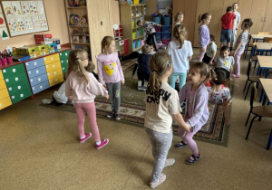 Zabawa ruchowa dzieci