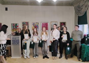 Uczniowie nagrodzeni w konkursie plasycznym Eko pocztówka, wśród nich nasza Maja Leśnikowska.